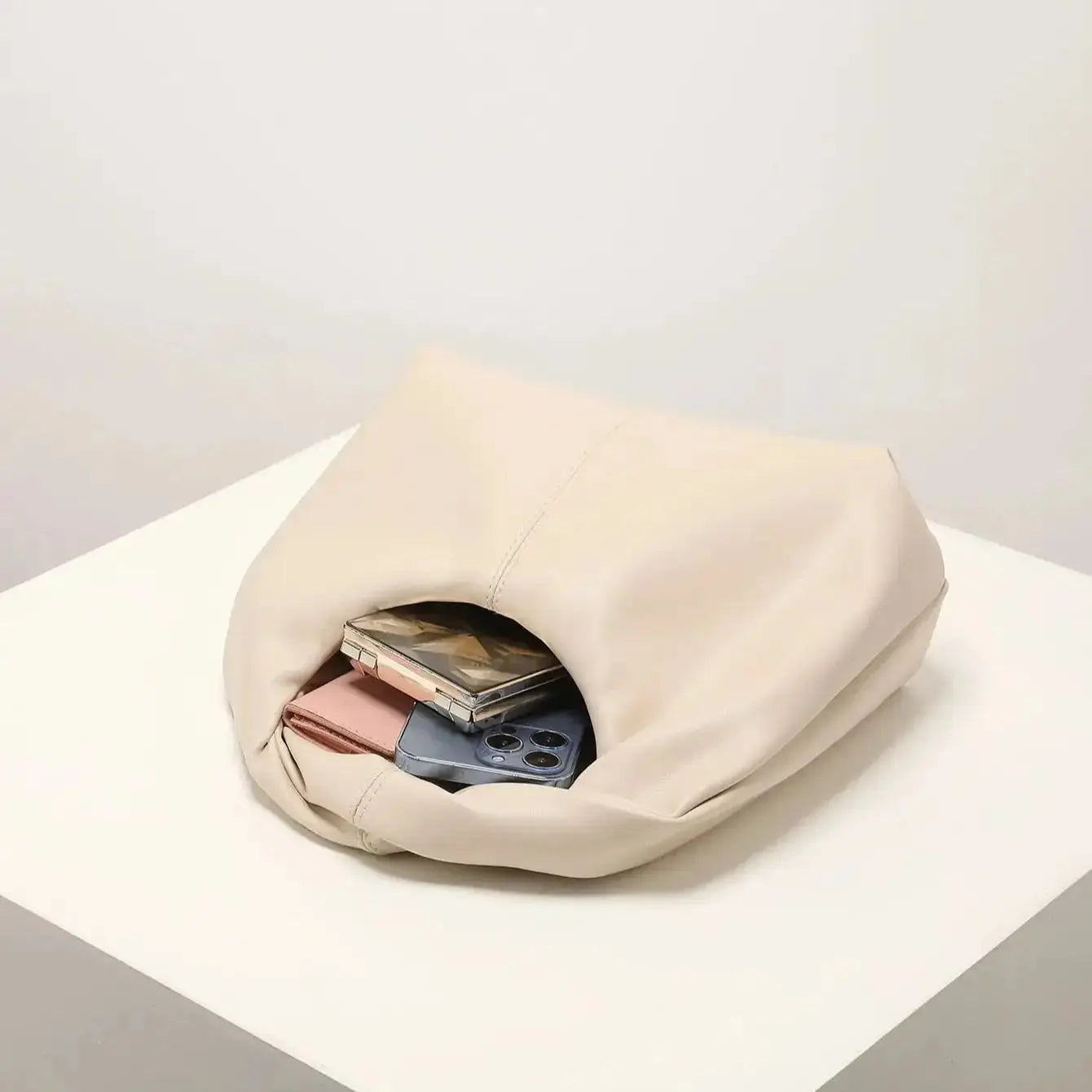 Twist-Handle Square Clutch Bag - Women's Ruched PU Top-Handle Shoulder Bag Handbags The